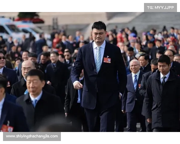 姚明如何通过跨界合作推动全球篮球电子竞技和足球文化的融合与发展