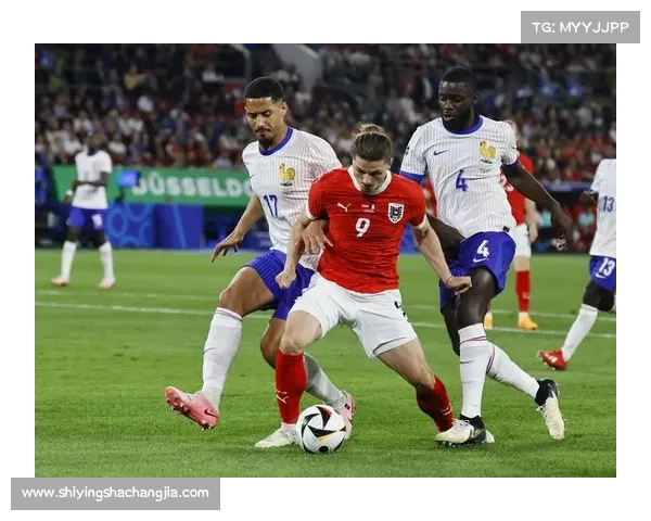 巴黎17岁中卫塔佩潜力巨大 被视为新萨利巴接班人